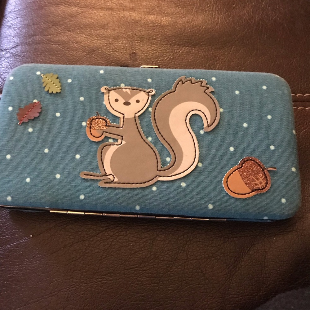 Claire’s wallet